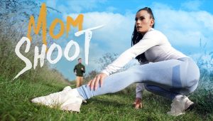 Lexi Dona – MomShoot